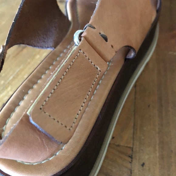 KENNETH COLE PLATFORM SANDALS SIZE 9.5 - Picture 6 of 10